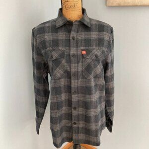 NWT The American Outdoorsman  Flannel Shirt Men Size Small Grey Plaid